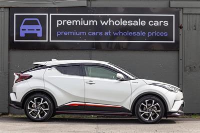 2017 Toyota C-HR - Thumbnail