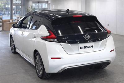 2020 Nissan Leaf - Thumbnail