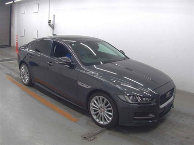 2019 Jaguar XE - Thumbnail