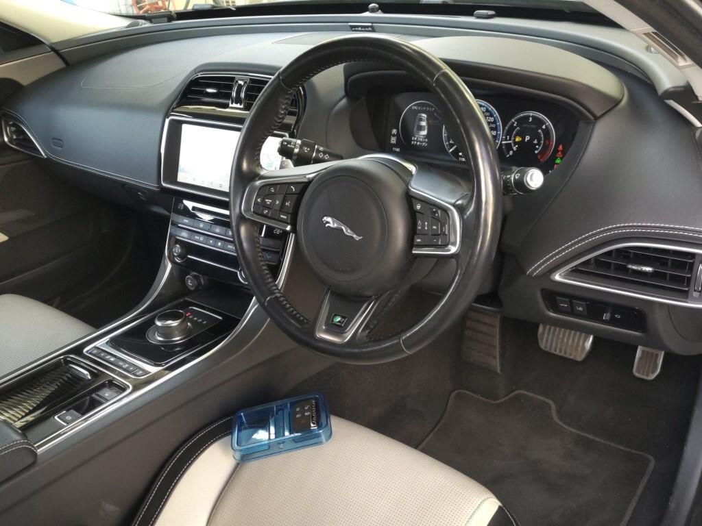 2019 Jaguar XE