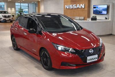 2023 Nissan Leaf - Thumbnail