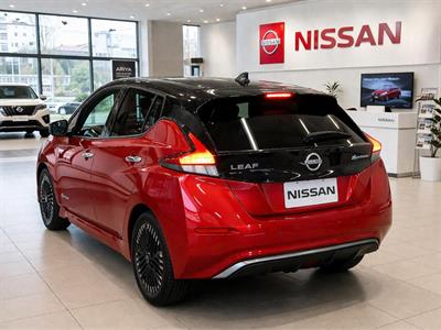 2023 Nissan Leaf - Thumbnail