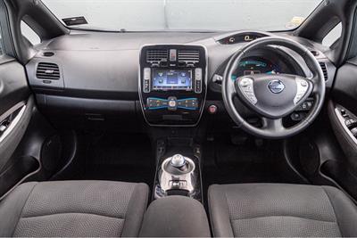 2016 Nissan Leaf - Thumbnail