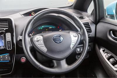 2016 Nissan Leaf - Thumbnail