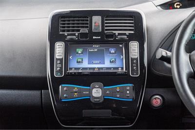 2016 Nissan Leaf - Thumbnail