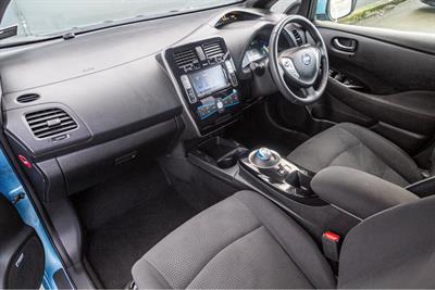 2016 Nissan Leaf - Thumbnail