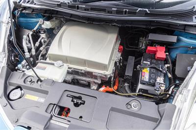 2016 Nissan Leaf - Thumbnail