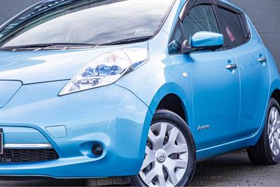 2016 Nissan Leaf - Thumbnail