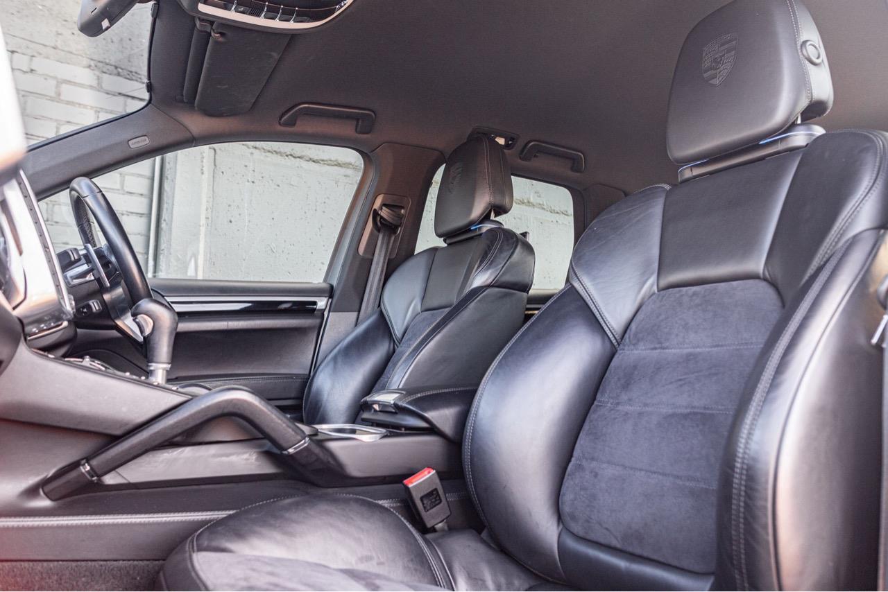 2017 Porsche CAYENNE 4WD