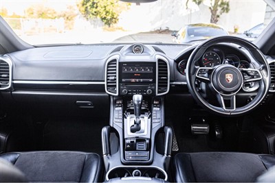 2017 Porsche CAYENNE 4WD - Thumbnail