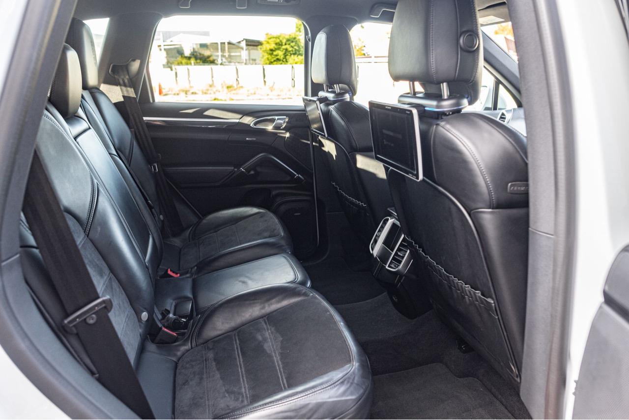 2017 Porsche CAYENNE 4WD