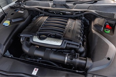 2017 Porsche CAYENNE 4WD - Thumbnail