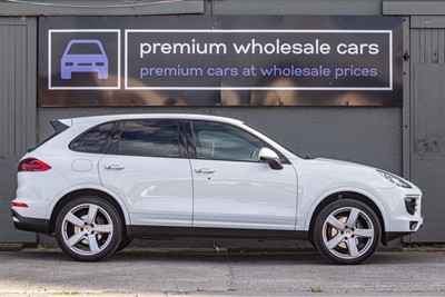 2017 Porsche CAYENNE 4WD - Thumbnail