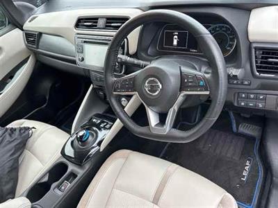 2017 Nissan Leaf - Thumbnail