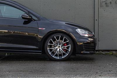 2014 Volkswagen GOLF GTI - Thumbnail