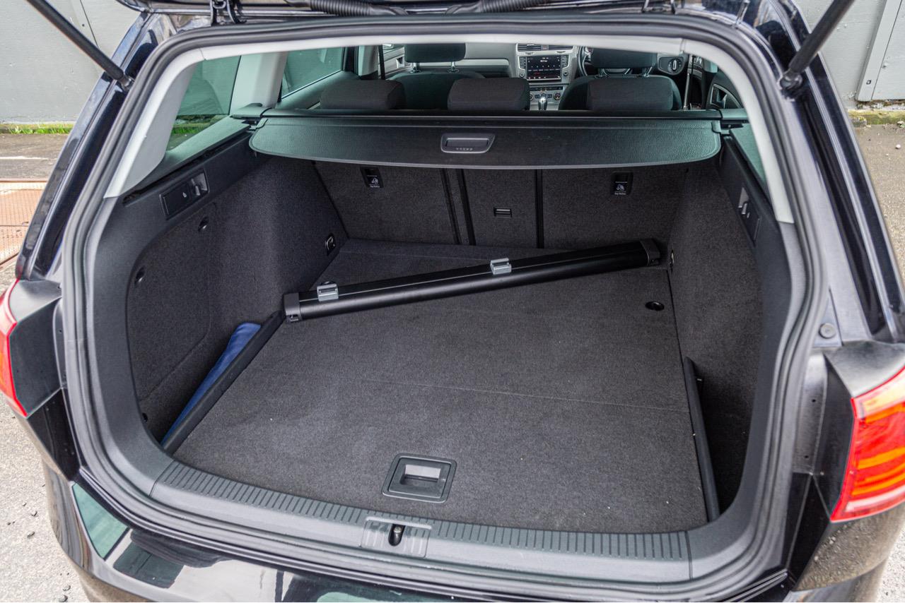 2016 Volkswagen GOLF VARIANT