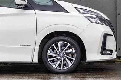 2019 Nissan SERENA - Thumbnail
