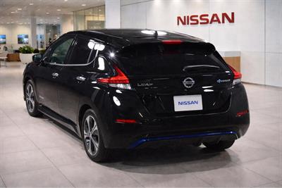 2018 Nissan Leaf - Thumbnail