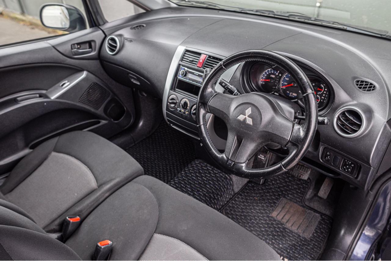 2010 Mitsubishi COLT PLUS