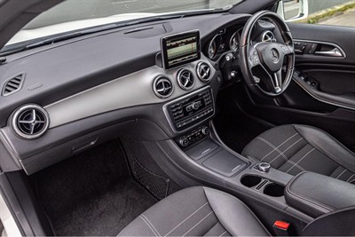 2015 Mercedes-Benz GLA250 - Thumbnail