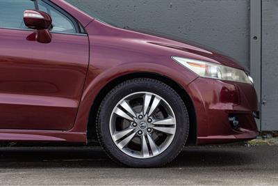 2012 Honda Stream - Thumbnail