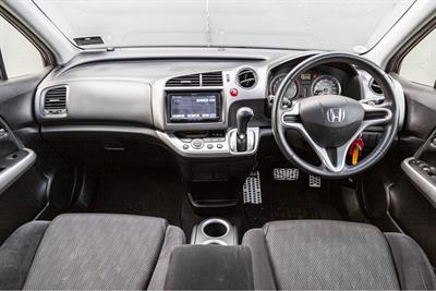 2012 Honda Stream - Thumbnail