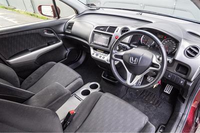 2012 Honda Stream - Thumbnail