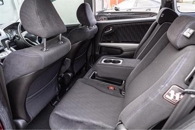 2012 Honda Stream - Thumbnail