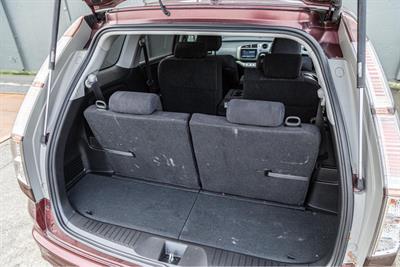 2012 Honda Stream - Thumbnail