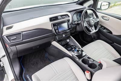 2018 Nissan Leaf - Thumbnail