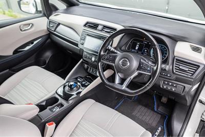 2018 Nissan Leaf - Thumbnail