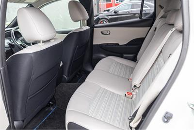 2018 Nissan Leaf - Thumbnail