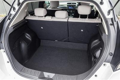 2018 Nissan Leaf - Thumbnail