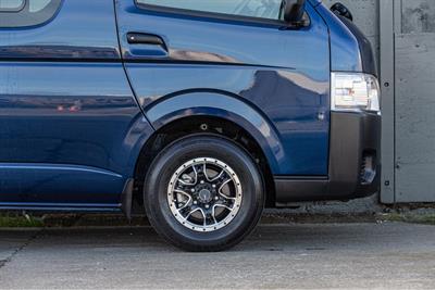 2020 Toyota HIACE - Thumbnail