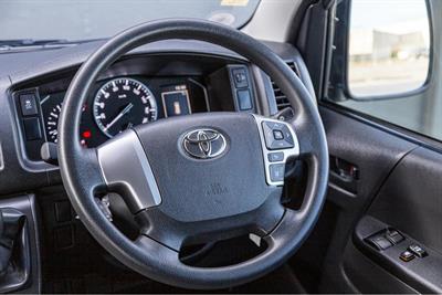 2020 Toyota HIACE - Thumbnail