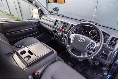 2020 Toyota HIACE - Thumbnail