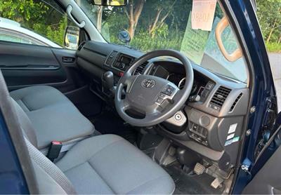 2020 Toyota HIACE - Thumbnail