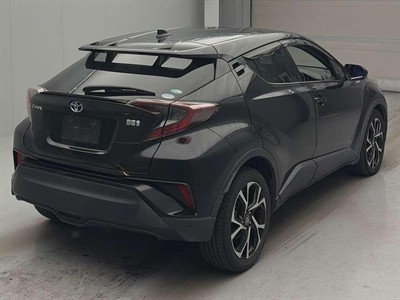 2017 Toyota C-HR - Thumbnail