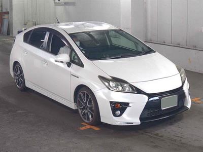 2014 Toyota Prius - Thumbnail