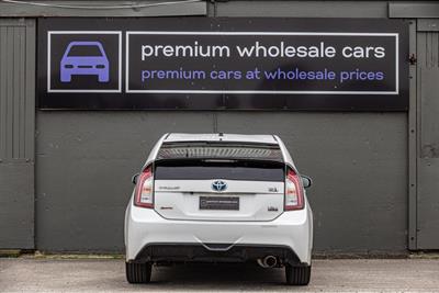 2014 Toyota Prius - Thumbnail