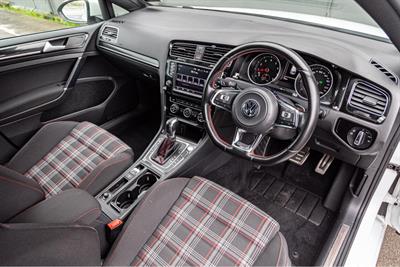 2015 Volkswagen GOLF GTI - Thumbnail