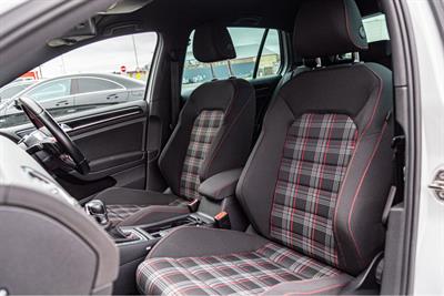 2015 Volkswagen GOLF GTI - Thumbnail