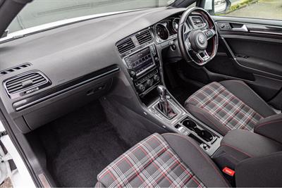 2015 Volkswagen GOLF GTI - Thumbnail