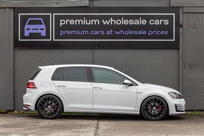 2015 Volkswagen GOLF GTI - Thumbnail