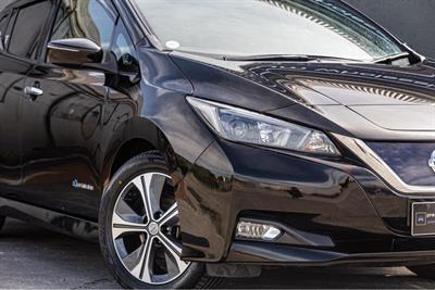 2017 Nissan Leaf - Thumbnail