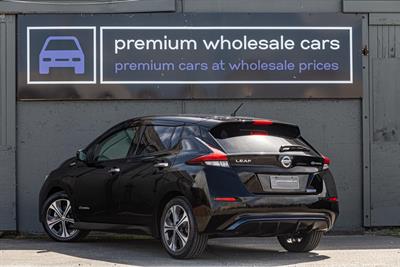 2017 Nissan Leaf - Thumbnail