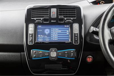 2014 Nissan Leaf - Thumbnail
